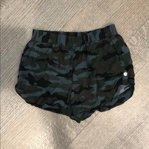 forever 21 camo shorts size xs
